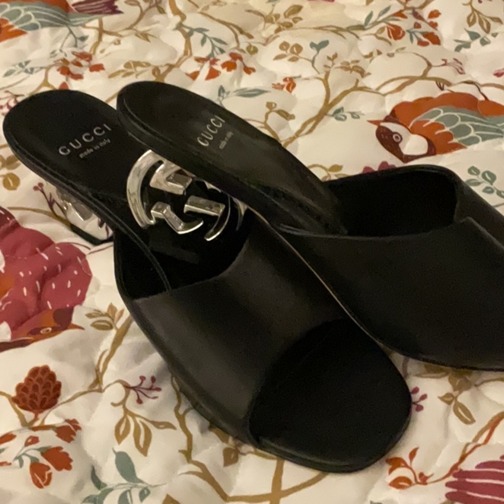 These shoes were gifted to me just too flashy the heel double gg